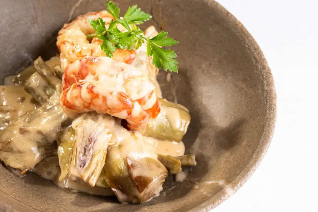 ALCACHOFAS CON GAMBAS