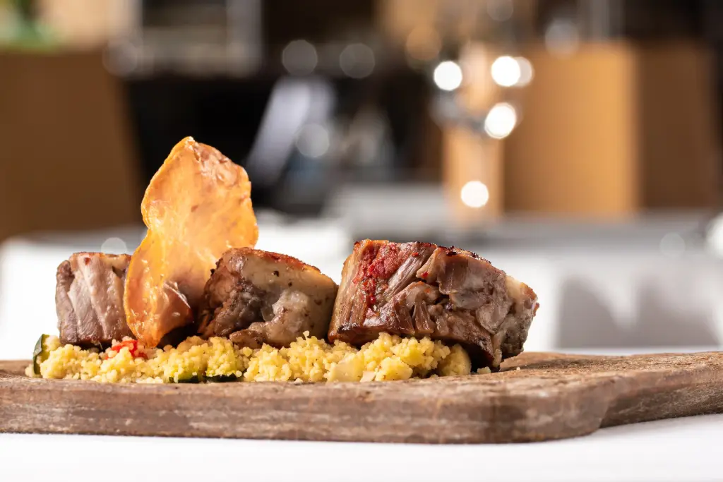 CORDERO ASADO A BAJA TEMPERATURA